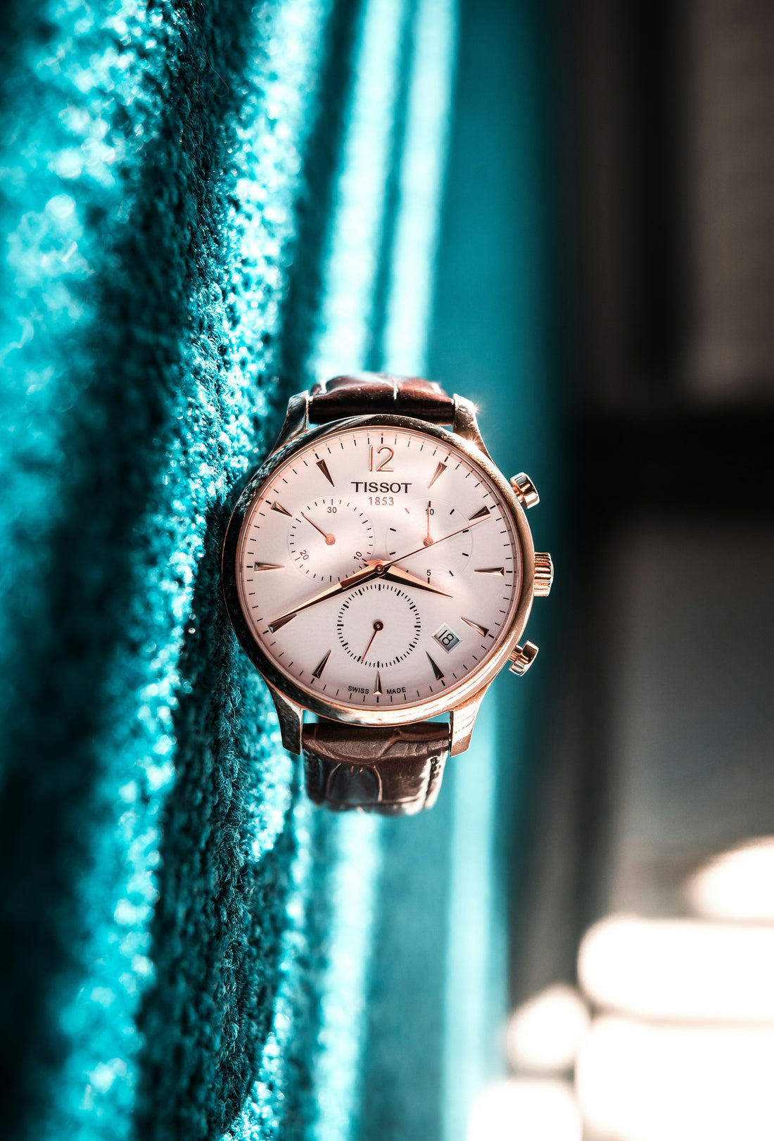 Luxury Gents Watch – Classic Men’s Wristwatch | Waterproof, Stylish &amp; Durable Quartz Timepiece